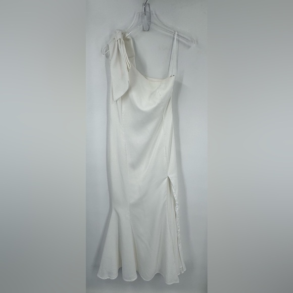 PETAL & PUP CHARMED ONE SHOULDER MIDI DRESS - OFF WHITE S B307 - Picture 7 of 9